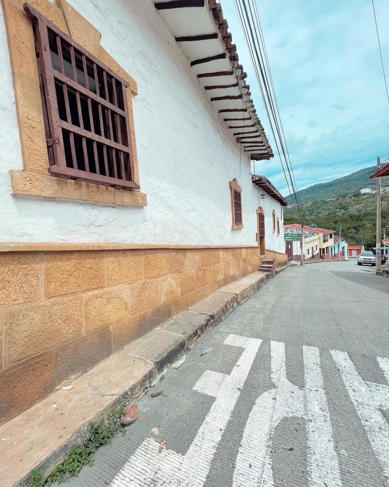 Hotel Casa Posada Don Chepe San Gil Exteriör bild