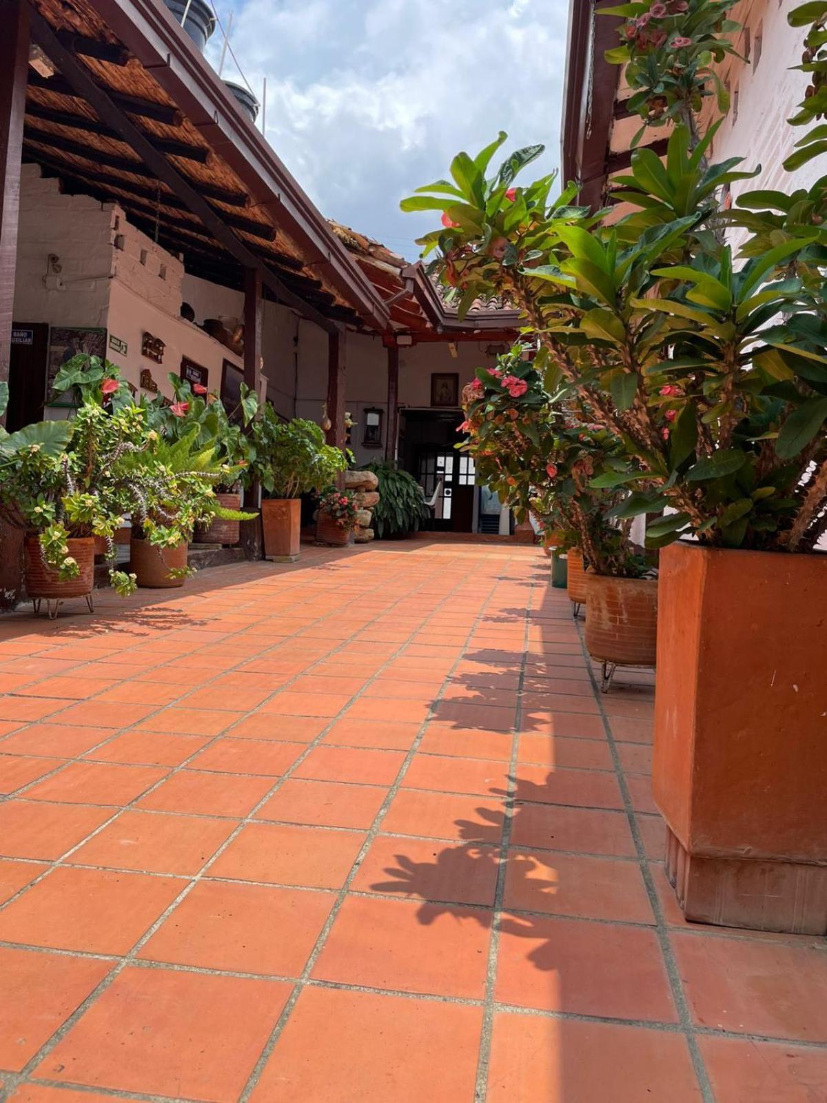 Hotel Casa Posada Don Chepe San Gil Exteriör bild